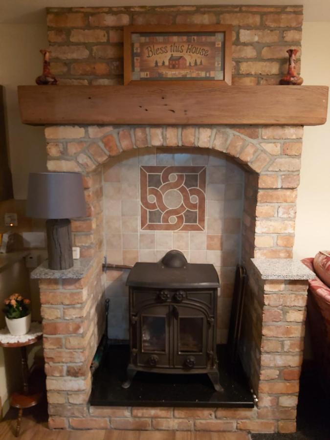 Lovely 2-Bed Cottage At The Foot Of The Mournes นิวรี ภายนอก รูปภาพ